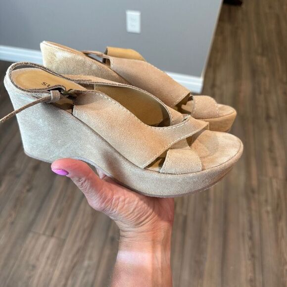 Sundance Suede Nude Sandals 38/8 Platform - Picture 2 of 7